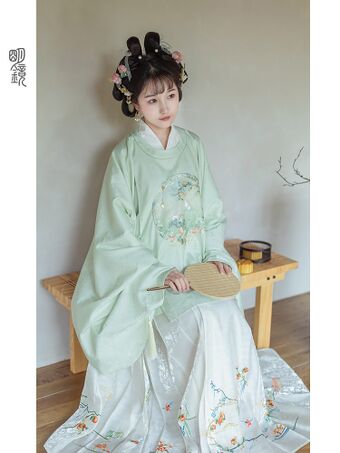 明镜华服 月镜灵兔.jpg